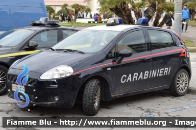 Fiat Grande Punto
Carabinieri
CC DG 351
Parole chiave: Fiat / Grande_Punto / CCDG351