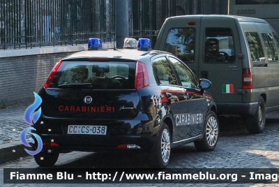 Fiat Grande Punto
Carabinieri
CC CS 038
Parole chiave: Fiat Grande_Punto CCCS038 Festa_della_Republica_2012