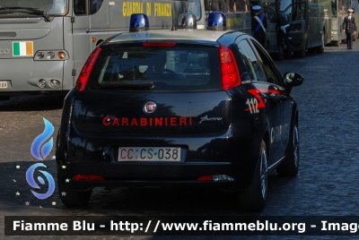 Fiat Grande Punto
Carabinieri
CC CS 038
Parole chiave: Fiat Grande_Punto CCCS038 Festa_della_Republica_2012