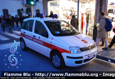 Fiat Nuova Panda
13 - Polizia Municipale Viareggio
Parole chiave: Fiat Nuova_Panda PM_Viareggio