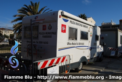 Polizia Municipale Viareggio
Ufficio Mobile dall' Agosto 2016
già Progetto Camper della Solidarietà del Comune di Viareggio
targa BY 922 ZK
Parole chiave: C.I. Cipro 35 Fiat Ducato II serie 2.8 jtd PM Viareggio