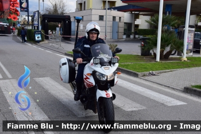 Yamaha TDM 900
Polizia Municipale Viareggio
 Sez. Motociclisti
 M06 
 POLIZIA LOCALE YA 00823
Parole chiave: Yamaha / TDM_900 / POLIZIA_LOCALE00823