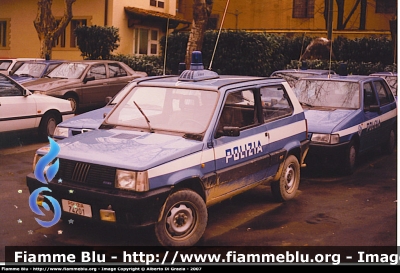 Fiat Panda 4x4 II serie
Polizia di Stato
Reparto Mobile
POLIZIA 74201
Parole chiave: Fiat Panda_4x4_IIserie Polizia74201