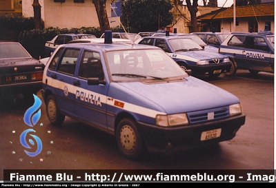 Fiat Uno II serie
Polizia di Stato
Reparto Mobile
POLIZIA A5320
Parole chiave: Fiat Uno_IIserie PoliziaA5320