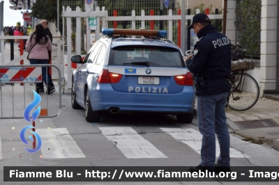 Bmw 320 Touring E91 restyle
Polizia di Stato
Reparto Prevenzione Crimine
Allestimento Marazzi
POLIZIA H4101
Parole chiave: Bmw / 320_Touring_E91_restyle / POLIZIAH4101