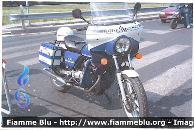 Moto-Guzzi V50
Polizia Municipale Viareggio
Sez. Motociclisti
Esemplare unico in dotazione alla sezione di Torre del lago
LU 101527
Parole chiave: Moto-Guzzi V50