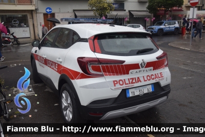 Renault Captur
Polizia Municipale Viareggio (LU)
Allestimento Ciabilli
POLIZIA LOCALE YA 314 AJ
Parole chiave: Renault Captur POLIZIALOCALEYA314AJ Giro_D_Italia_2023