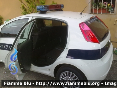 Fiat Grande Punto
Polizia Roma Capitale
con cellula trasporto detenuti
Allestimento Bertazzoni
Parole chiave: Fiat Grande_Punto