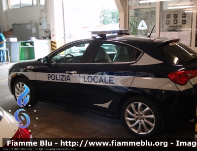 Alfa Romeo Nuova Giulietta
Polizia Locale 
Belluno
Allestimento Bertazzoni
POLIZIA LOCALE YA 598 AL
Parole chiave: Alfa-Romeo Nuova_Giulietta PoliziaLocaleYA598AL PM_Belluno