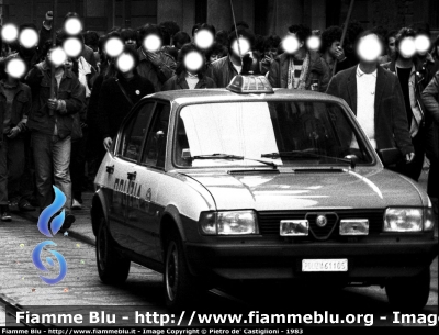 Alfa Romeo Alfasud
Polizia di Stato
Polizia 61105
Parole chiave: Alfa_Romeo Alfasud Polizia_di_Stato Polizia61105