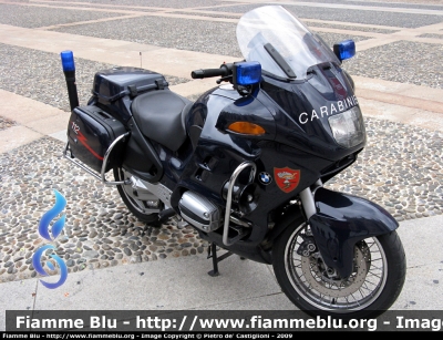 Bmw R850RT
Carabinieri
CC A 4064

Parole chiave: Festa_Forze_Armate 4_novembre 2009 Carabinieri Bmw R850T CCA4064 moto