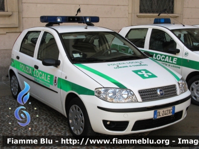 Fiat Punto III serie
Polizia Locale
Comune di Cormano (MI)
DL 242 XG
Parole chiave: Lombardia (MI) Polizia_locale Fiat Punto_IIIserie