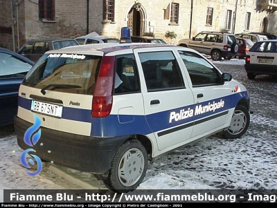 Fiat Punto I serie
Polizia Municipale
Castell’Arquato
BB 675 NT
Parole chiave: Fiat_Punto_Iserie PM Castell_Arquato BB675NT