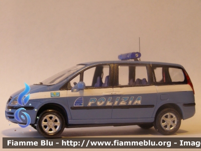 Fiat Ulysse III serie
Polizia di Stato
Polizia Stradale
Modello in scala 1/43
Parole chiave: Fiat Ulysse_IIIserie