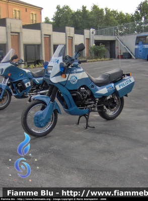 Moto Guzzi NTX 750
Polizia di Stato
Squadra Volante
Parole chiave: Moto-Guzzi NTX_750 Polizia