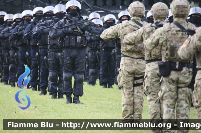 Uniforme GIS
Carabinieri
2° Brigata Mobile
Carabinieri Paracadutisti
Gruppo Intervento Speciale
