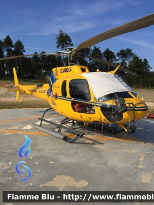 Eurocopter AS350B3 Ecureuil
I-UGOB
Regione Toscana
Direzione Generale Protezione Civile 
Servizio antincendio boschivo
In servizio presso l'elisuperficie del Centro regionale di addestramento “La Pineta di Tocchi” Monticiano (SI)
Parole chiave: Eurocopter_AS350B3_Ecureuil_monticiano