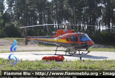 Eurocopter AS350B3 Ecureuil
Regione Toscana
Direzione Generale Protezione Civile 
Servizio antincendio boschivo
In servizio presso l'elisuperficie del Centro regionale di addestramento “La Pineta di Tocchi” Monticiano (SI)


Parole chiave: Eurocopter AS_350_B3_Ecureuil I-HMRC Elicottero
