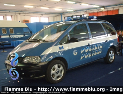 Seat Alhambra
Polizia di Stato
Polizia Stradale
POLIZIA B4941
Parole chiave: Seat Alhambra PoliziaB4941 Reas_2002