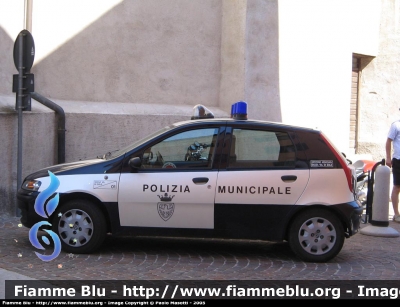 Fiat Punto II serie
Polizia Municipale Unione Bassa Val di Sole
Parole chiave: Fiat Punto_IIserie PM_Unione_Bassa_Val_di_Sole