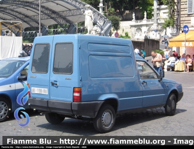 Fiat Fiorino II Serie
Polizia di Stato
Parole chiave: Fiat Fiorino_IISerie Festa_della_Polizia_2006