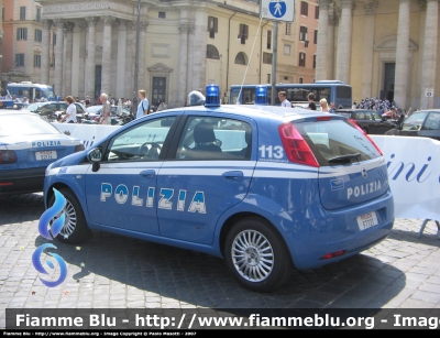 Fiat Grande Punto
Polizia di Stato
Polizia delle Comunicazioni
POLIZIA F7727
Parole chiave: Fiat Grande_Punto PoliziaF7727 Fersta_della_Polizia_2007