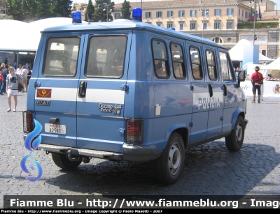 Fiat Ducato I serie
Polizia di Stato
Reparto Mobile
POLIZIA A2561
Parole chiave: Fiat Ducato_Iserie PoliziaA2561 Festa_della_Polizia_2007