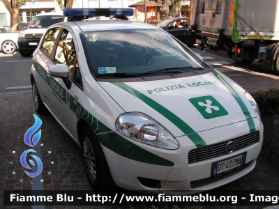 Fiat Grande Punto
Polizia Locale
Comune di Edolo (BS)
DT427MA
Parole chiave: Fiat Grande_Punto