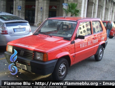 Fiat Panda II serie
Vigili del Fuoco
Comando Provinciale di Genova
VF 22275
Parole chiave: Fiat Panda_IIserie VF22275