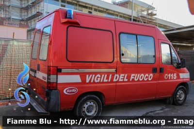 Fiat Ducato II serie
Vigili del Fuoco
Comando Provinciale di Matera
Ambulanza allestimento Grazia
VF 20056
Parole chiave: Fiat Ducato_IIserie VF20056 Ambulanza
