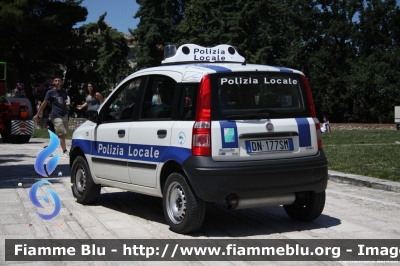 Fiat Nuova Panda 4x4 I serie
Polizia Locale 
Unione Comuni Città della Frentania 
e Costa dei Trabocchi
Parole chiave: Fiat Nuova_Panda_4x4_Iserie