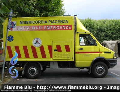 Iveco Daily 4x4 II serie
Misericordia di Piacenza
Unità Maxi Emergenze
Parole chiave: Iveco Daily_4x4_IIserie Misericordia_Piacenza
