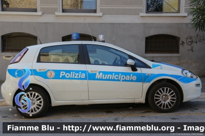 Fiat Punto VI serie
Polizia Municipale Vasto (CH)
Parole chiave: Fiat Punto_VIserie Vasto