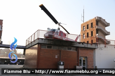 Agusta Bell AB204
Vigili del Fuoco
Drago 34
Elicottero monumentato presso il distaccamento di Grugliasco (To)
Parole chiave: Agusta-Bell AB204