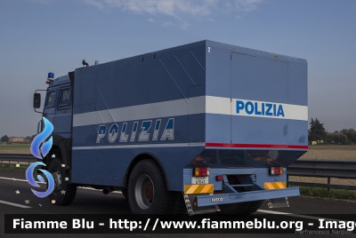 Iveco 190-30 4x4 
Polizia di Stato
II Reparto Mobile Padova
Allestimento Nuova Ma.Na.Ro.
POLIZIA A7043
Parole chiave: Iveco 190-30_4x4 POLIZIAA7043