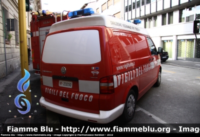 Volkswagen Transporter T5
Vigili del Fuoco
Comando Provinciale di Firenze
Nucleo Videodocumentazione
VF 23250
Parole chiave: Volkswagen Transporter_T5 VF23250