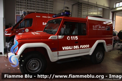 Iveco Massif
Vigili del Fuoco
Comando Provinciale di Milano
Nucleo Speleo Alpino Fluviale
VF 26063
Parole chiave: Iveco Massif VF26063