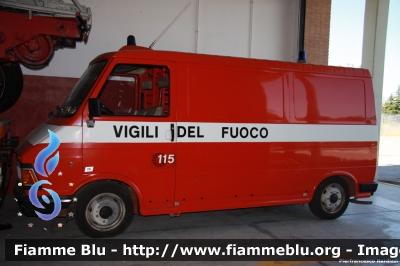 Fiat 242E
Vigili del Fuoco
Comando Provinciale di Chieti
Distaccamento di Lanciano (CH)
Carro Allagamenti
Ancora in uso
VF 13244 
Parole chiave: Fiat 242E VF13244
