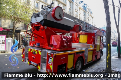 Renault D
France - Francia
Sapeurs Pompiers de Paris
AutoScala allestimento Gimaex
EB 760 EX
Parole chiave: Renault D