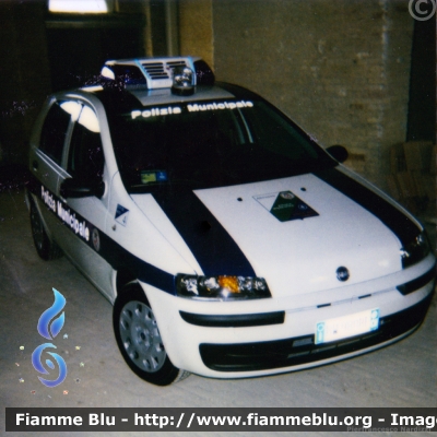 Fiat Punto II Serie
Polizia Municipale Vasto (CH)
Mezzo non più in servizio
Parole chiave: Fiat Punto_IIserie PM_Vasto