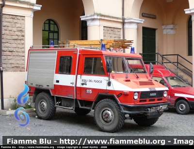 Iveco VM90
Vigili del Fuoco
Distaccamento cittadino di Roma Ostiense
VF 16610
Parole chiave: Iveco VM90 VF16610