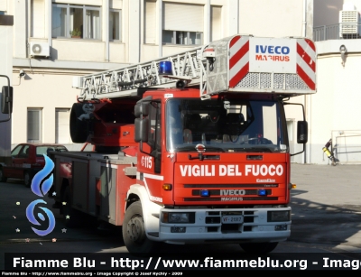 Iveco EuroFire 150E27 I serie
Vigili del Fuoco
Comando di Genova
VF 21917
Parole chiave: Iveco EuroFire_150E27_Iserie VF21917