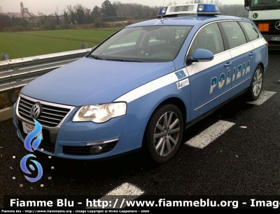 Volkswagen Passat Variant VI serie
Polizia di Stato
Polizia Stradale in servizio sulla rete autostradale gestita da CAV
POLIZIA H1520
Parole chiave: Volkswagen Passat_Variant_VIserie PoliziaH1520