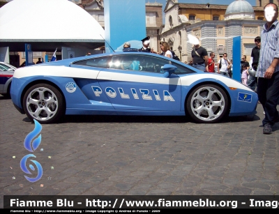 Lamborghini Gallardo
Polizia di Stato
Polizia Stradale
In esposizione al 155° anniversario della Polizia di Stato
Cerchioni vecchio tipo
POLIZIA E8300
Parole chiave: Lamborghini Gallardo_Polizia E8300