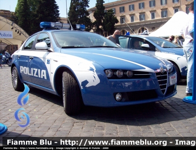 Alfa Romeo 159
Polizia di Stato
Squadra Volante
POLIZIA F3765
Parole chiave: Alfa Romeo 159_polizia F3764