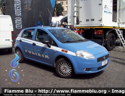 Fiat Grande Punto 
Polizia di Stato 
Reparto Mobile Roma
Polizia F7068
Parole chiave: Fiat Grande_Punto PoliziaF7068 Festa_della_Polizia_2008