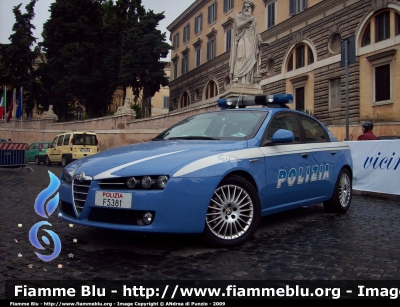 Alfa Romeo 159
Polizia di Stato
Squadra Volante 
POLIZIA F5381
Parole chiave: Alfa_Romeo 159 PoliziaF5381