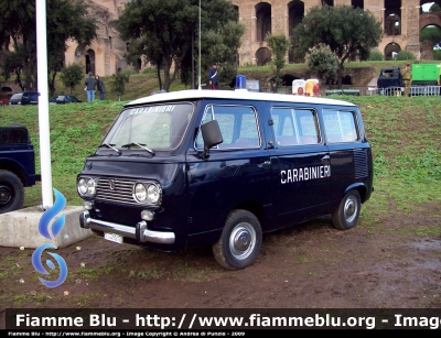 Fiat 850 Familiare
Carabinieri
EI 455676
Parole chiave: Fiat 850_Familiare EI455676 minibus