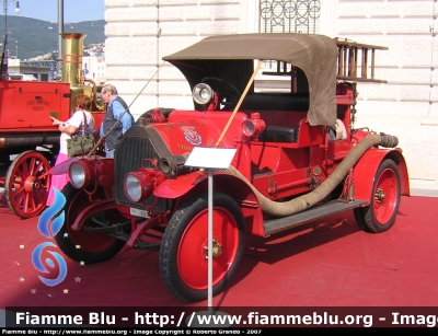 Fiat 15 Ter
Vigili del Fuoco
Museo di Mantova
Anno 1916 
VF 135
Parole chiave: Fiat 15_TER VF135