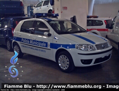 Fiat Punto III serie
PM Pomigliano d'Arco
Allestimento Carrozzeria Ciabilli
Parole chiave: Fiat Punto_IIIserie PM_Pomigliano_d'Arco